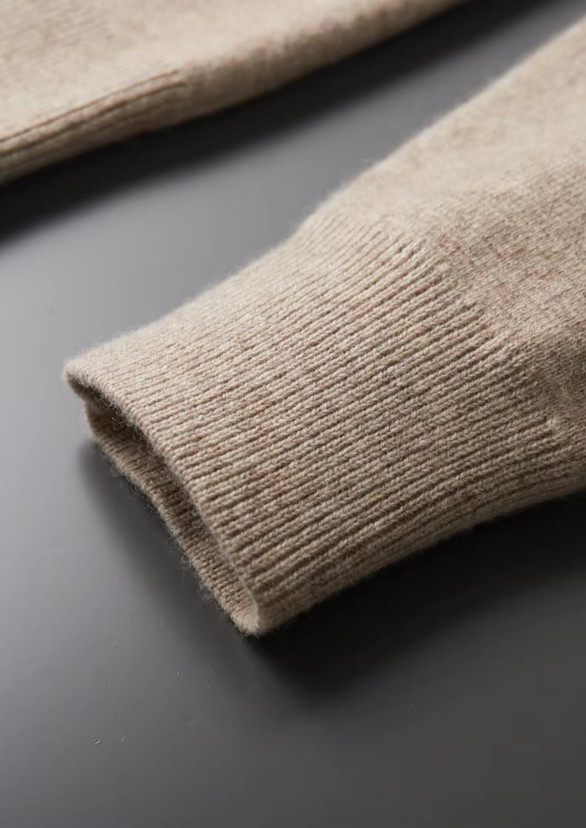 ZIP-POLOTRÖJA I EXTRA FIN MERINOULL