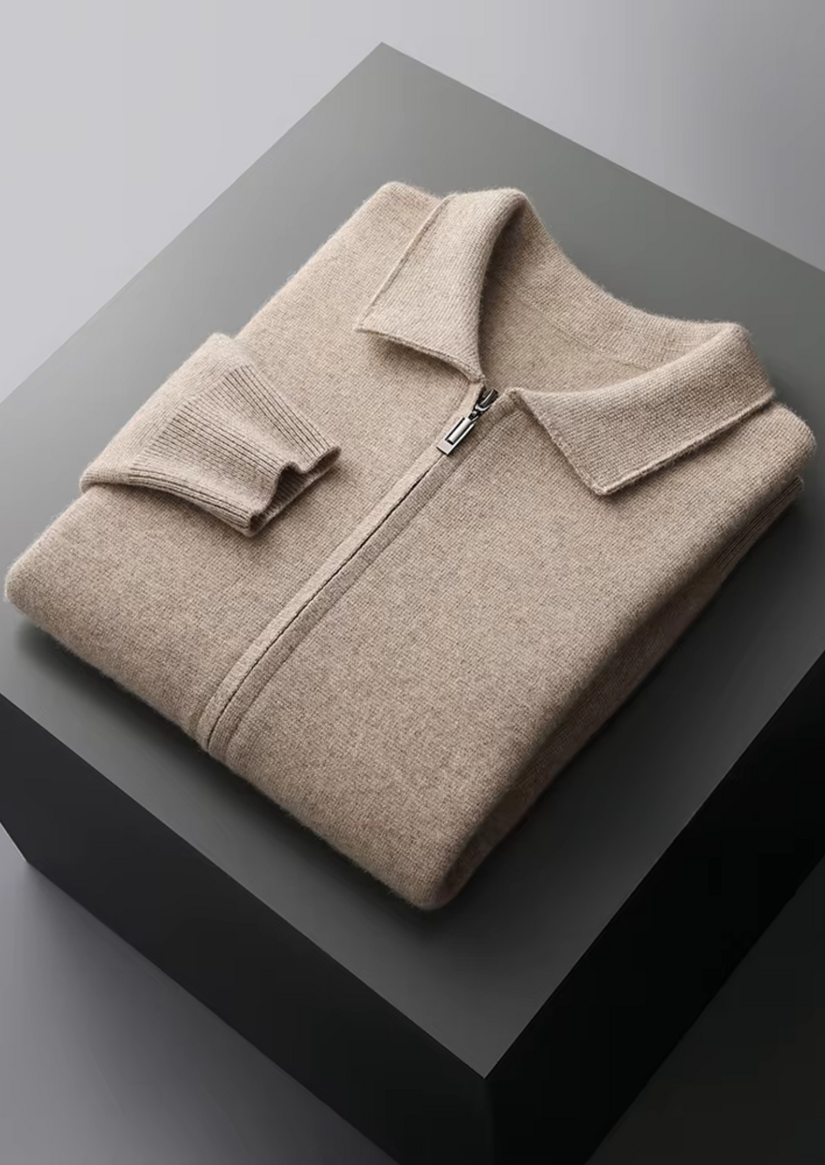ZIP-POLOTRÖJA I EXTRA FIN MERINOULL